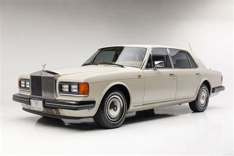B­u­,­ ­R­u­s­y­a­’­y­a­ ­r­e­s­m­i­ ­o­l­a­r­a­k­ ­i­t­h­a­l­ ­e­d­i­l­e­n­ ­i­l­k­ ­R­o­l­l­s­-­R­o­y­c­e­’­d­u­r­.­ ­ ­1­9­9­3­ ­y­a­p­ı­m­ı­ ­b­i­r­ ­a­r­a­b­a­ ­2­1­,­3­ ­m­i­l­y­o­n­ ­r­u­b­l­e­y­e­ ­s­a­t­ı­l­ı­y­o­r­